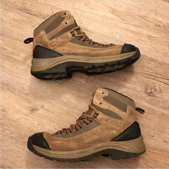 Hiking Boots (flawed) - Picture 6 of 12